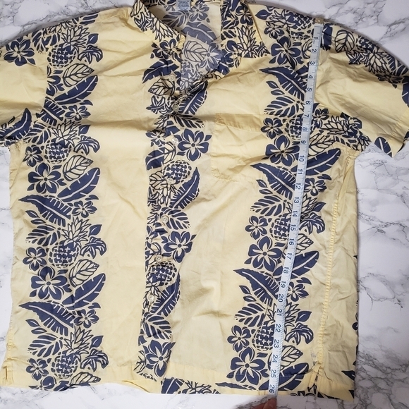 Old Navy Pineapple Hawaiian ButtonUp Collar Shirt - Picture 5 of 11